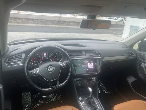 Certified 2019 Volkswagen Tiguan SE w/ Panoramic Sunroof Package image 15