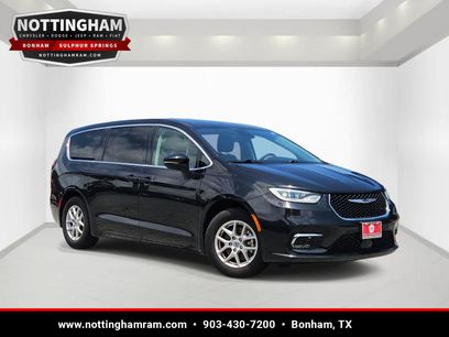 Used 2023 Chrysler Pacifica Touring-L