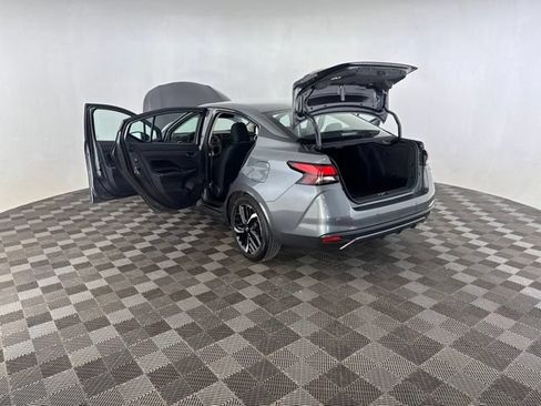 Used 2024 Nissan Versa SR FWD image 19