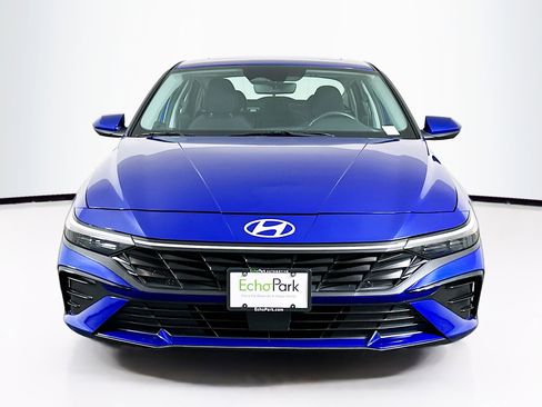 Used 2025 Hyundai Elantra SEL FWD image 2