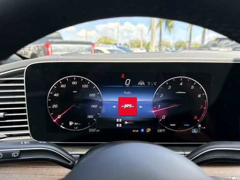 New 2026 Mercedes-Benz GLS 580 4MATIC image 31