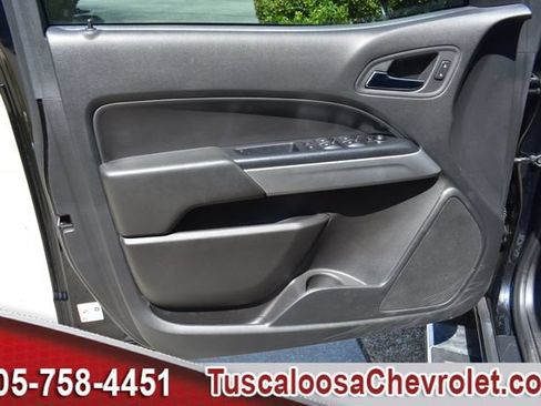 Used 2022 Chevrolet Colorado LT w/ Chrome Appearance Package AWD/4WD image 19