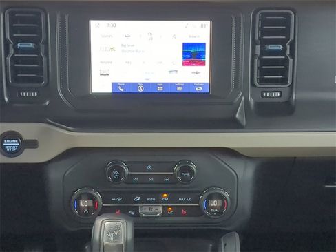 Used 2023 Ford Bronco Wildtrak image 26