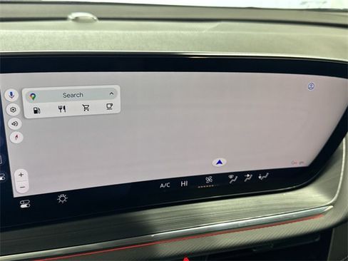 Certified 2025 Buick Envision Preferred image 18