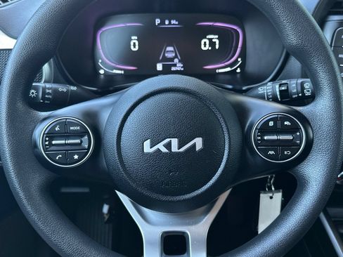 Used 2023 Kia Soul LX w/ LX Technology Package FWD image 22