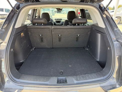 Used 2023 Chevrolet TrailBlazer LT FWD image 11