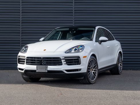 Certified 2023 Porsche Cayenne Coupe image 1