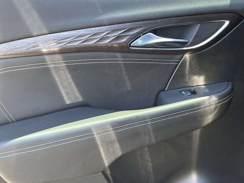 Used 2022 Buick Envision Avenir w/ Technology Package II FWD image 12