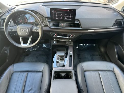 Used 2023 Audi Q5 2.0T Premium w/ Convenience Package AWD/4WD image 3