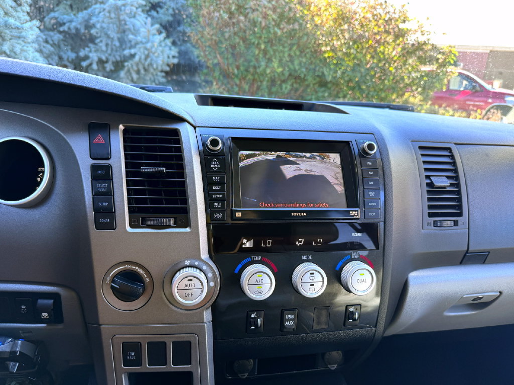 Used 2012 Toyota Tundra Limited w/ Memory Pkg AWD/4WD image 31