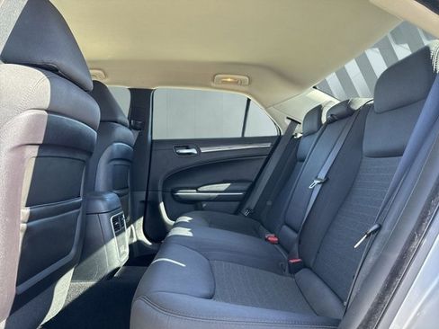 Used 2019 Chrysler 300 Touring w/ Driver Convenience Group image 24