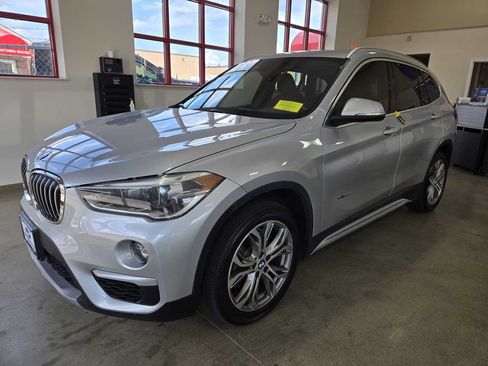 Used 2017 BMW X1 xDrive28i AWD/4WD image 2