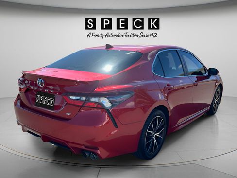 Used 2021 Toyota Camry SE FWD image 5