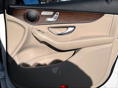 Used 2022 Mercedes-Benz GLC 300 GLC 300 image 23