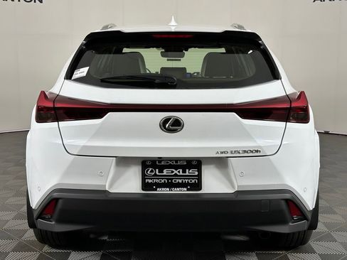 New 2026 Lexus UX 300h AWD image 8