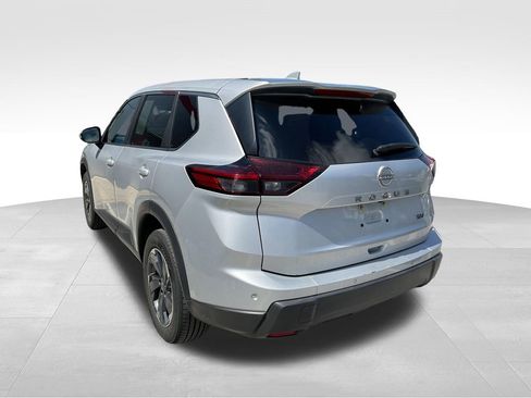 Used 2024 Nissan Rogue SV FWD image 7