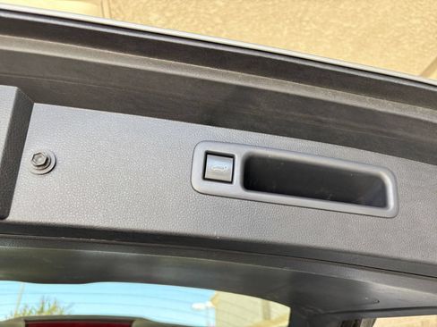 Used 2025 Toyota Highlander XSE AWD/4WD image 23