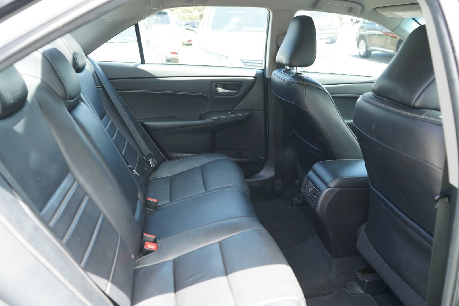 Used 2016 Toyota Camry XLE FWD image 18