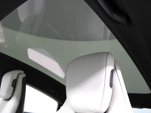 Used 2023 Porsche Taycan w/ Premium Package image 11