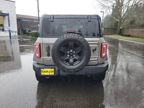 New 2025 Ford Bronco Outer Banks w/ Black Appearance Package image 5