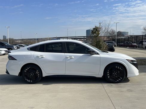 New 2026 Nissan Sentra SR image 3