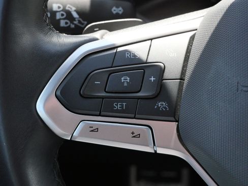 Used 2024 Volkswagen Atlas Cross Sport SEL Premium R-Line AWD/4WD image 33