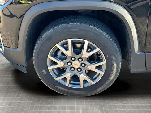 Used 2023 GMC Acadia SLT image 15