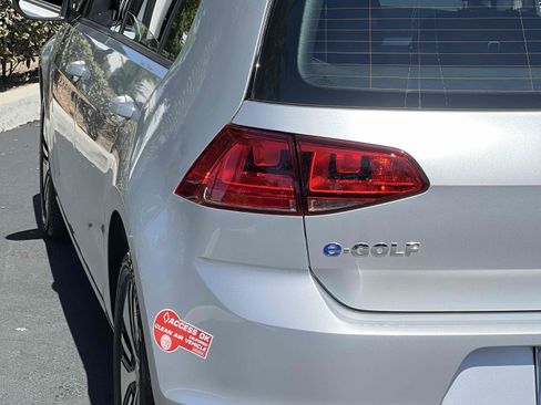 Used 2016 Volkswagen e-Golf SE w/ DC Fast Charging Package image 48