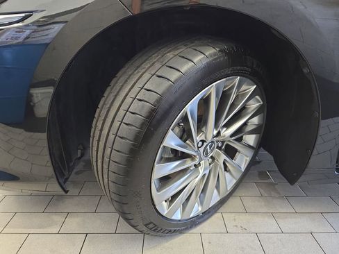 Used 2020 Lexus ES 350 w/ Accessory Package FWD image 35