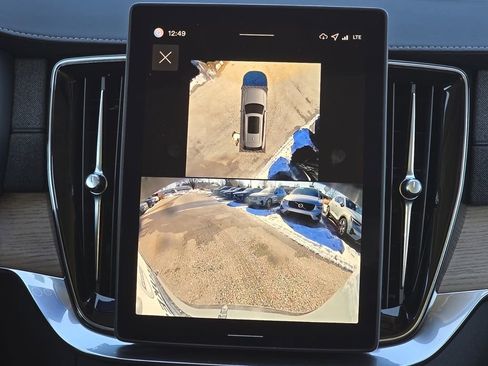New 2026 Volvo XC90 B6 Plus w/ Protection Package AWD/4WD image 18