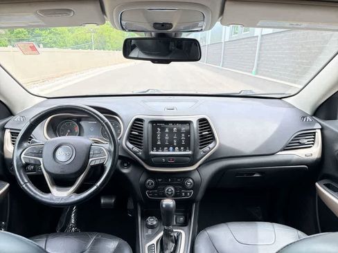 Used 2018 Jeep Cherokee Limited AWD/4WD image 20