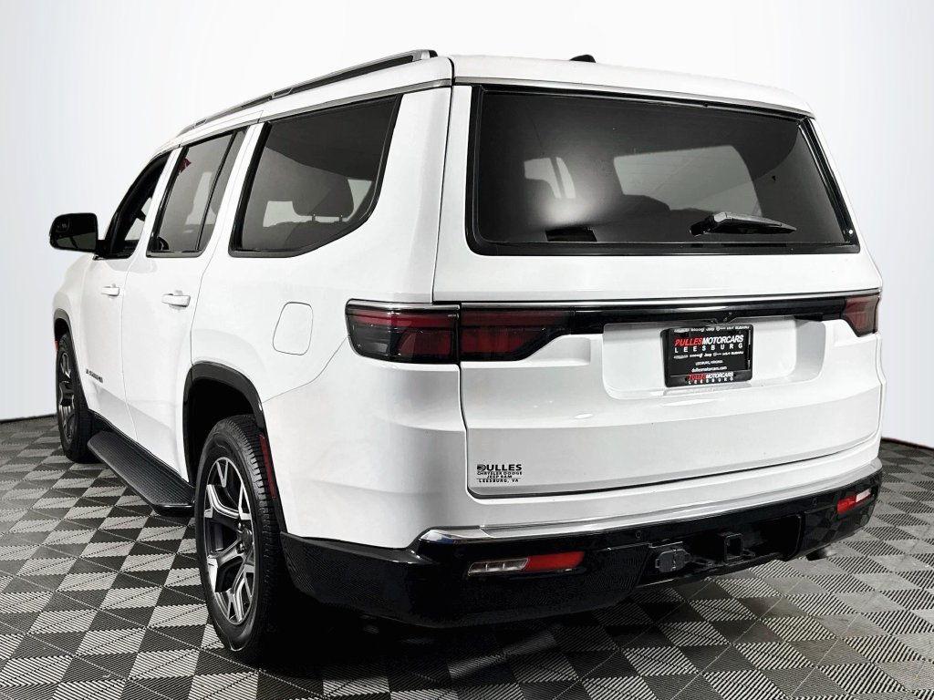 Used 2024 Jeep Wagoneer Series III AWD/4WD image 5