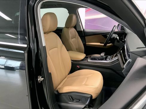 Used 2022 Audi Q7 Premium Plus image 11