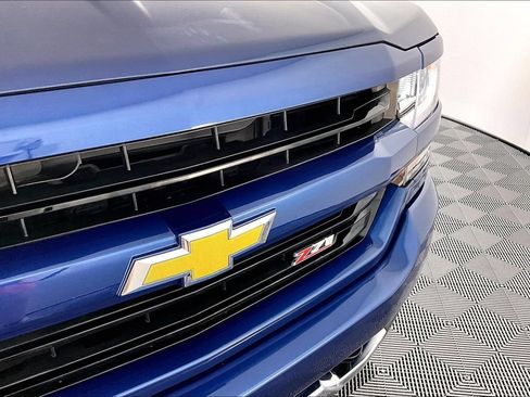 Used 2018 Chevrolet Silverado 1500 LT w/ All Star Edition AWD/4WD image 30