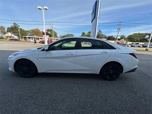 Certified 2022 Hyundai Elantra SEL w/ Cargo Package image 6