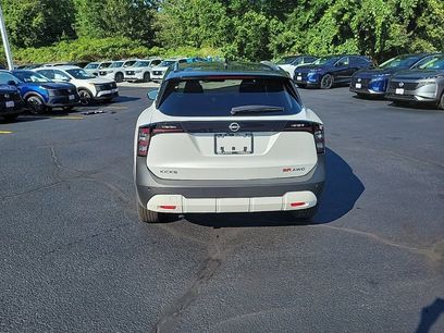 New 2026 Nissan Kicks SR w/ Cold Weather Package