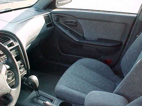 Used 2003 Hyundai Elantra GLS FWD image 14