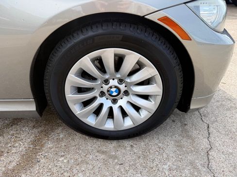 Used 2009 BMW 328i Sedan RWD image 12
