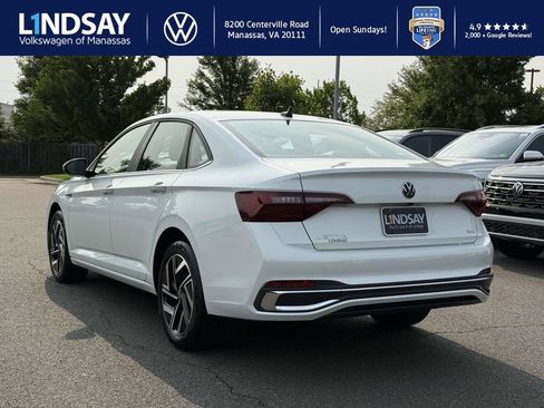 Used 2024 Volkswagen Jetta SEL image 5