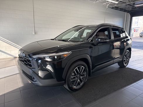 Used 2026 Toyota Corolla Cross XLE image 4