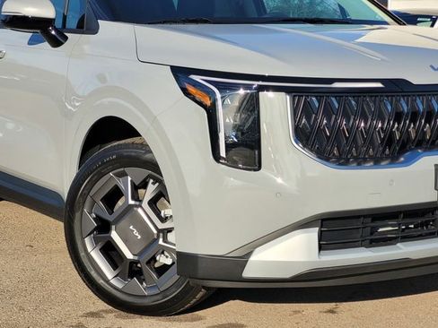 New 2026 Kia Carnival EX FWD image 3