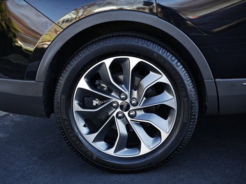 Used 2021 Lincoln Nautilus Reserve image 6