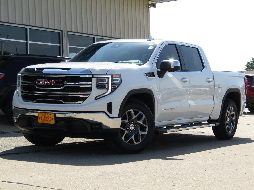 Used 2024 GMC Sierra 1500 SLT w/ SLT Premium Plus Package AWD/4WD image 12
