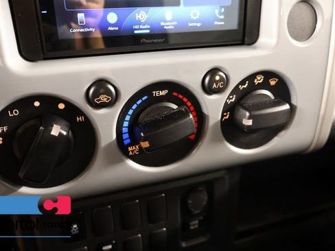 Used 2013 Toyota FJ Cruiser 4WD w/ Trail Teams Special Edition image 23