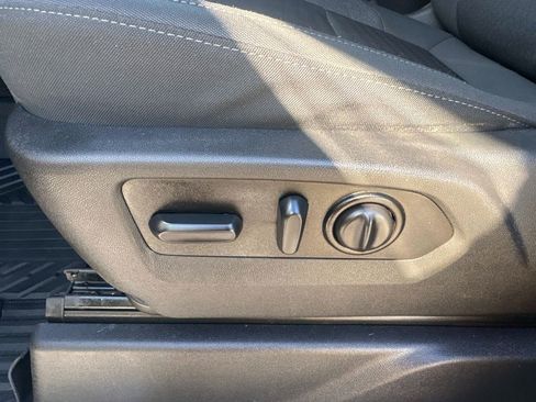 Used 2022 Chevrolet Silverado 1500 LT Trail Boss image 12