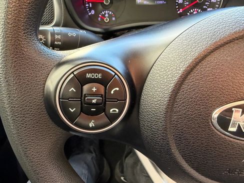 Used 2020 Kia Soul LX image 13