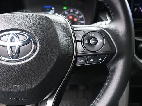 Certified 2024 Toyota Corolla Cross SE image 28