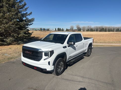 Used 2023 GMC Sierra 1500 AT4 image 2