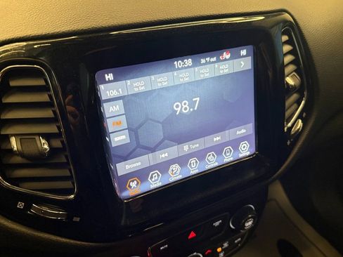 Used 2017 Jeep Compass Limited image 10