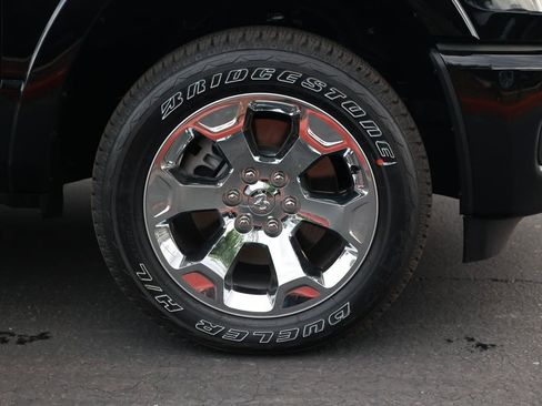 New 2026 RAM 1500 4x4 Crew Cab image 8